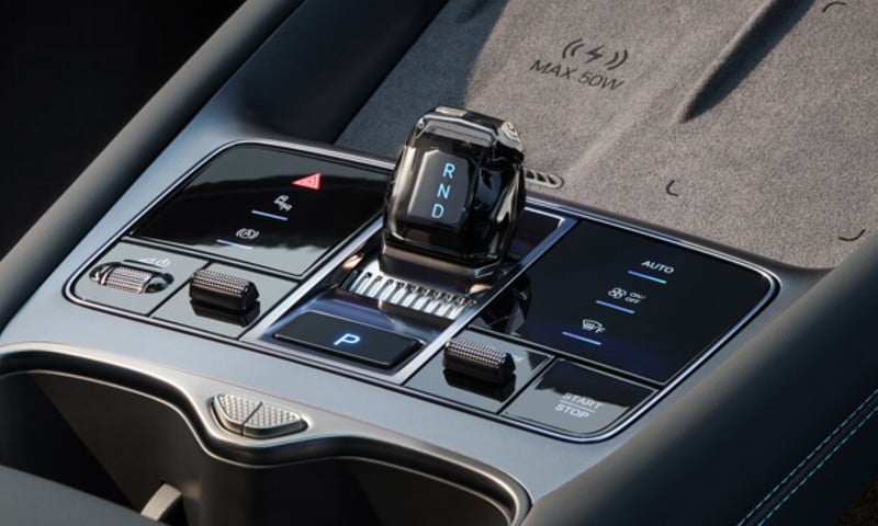 byd-sealion-7-australia_interior_gear-selector