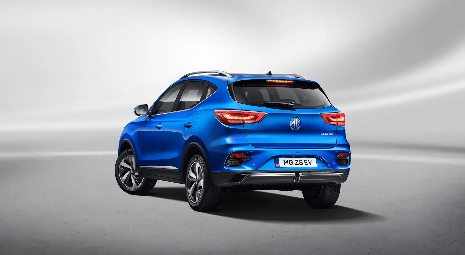 mg-zs-ev-MY23-blue-rear